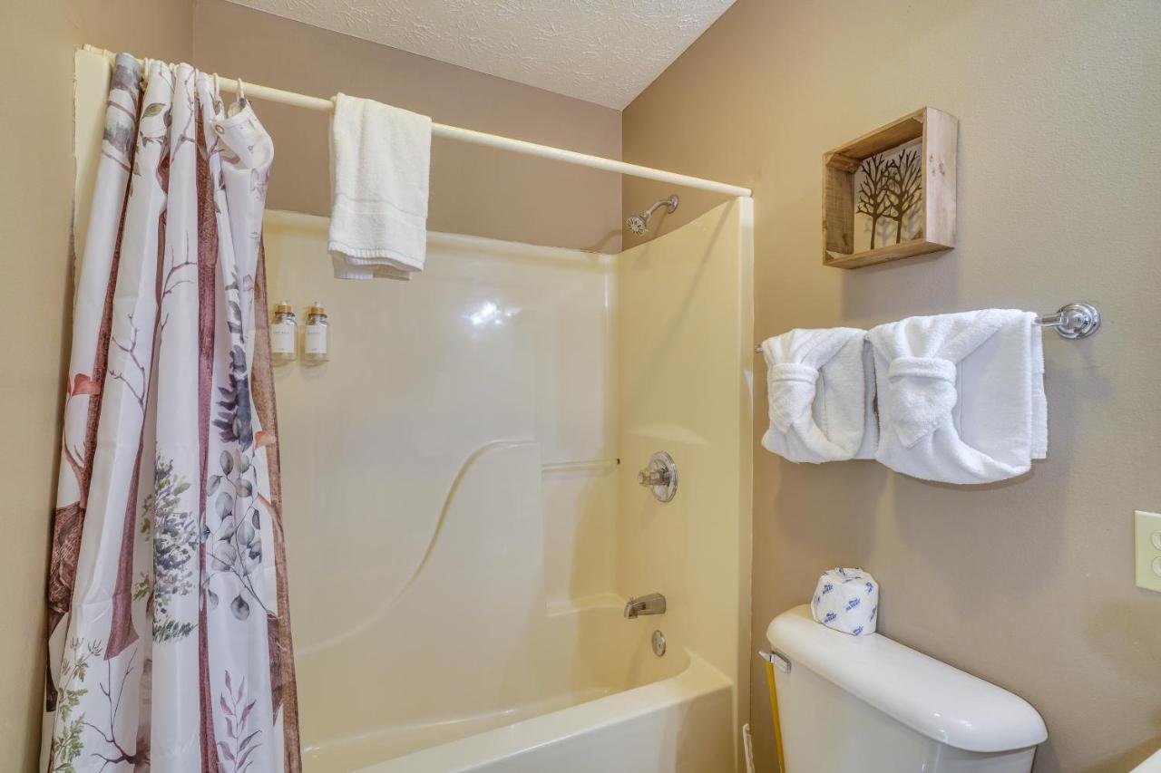Gatlinburg Vacation Rental Balcony With Hot Tub! エクステリア 写真