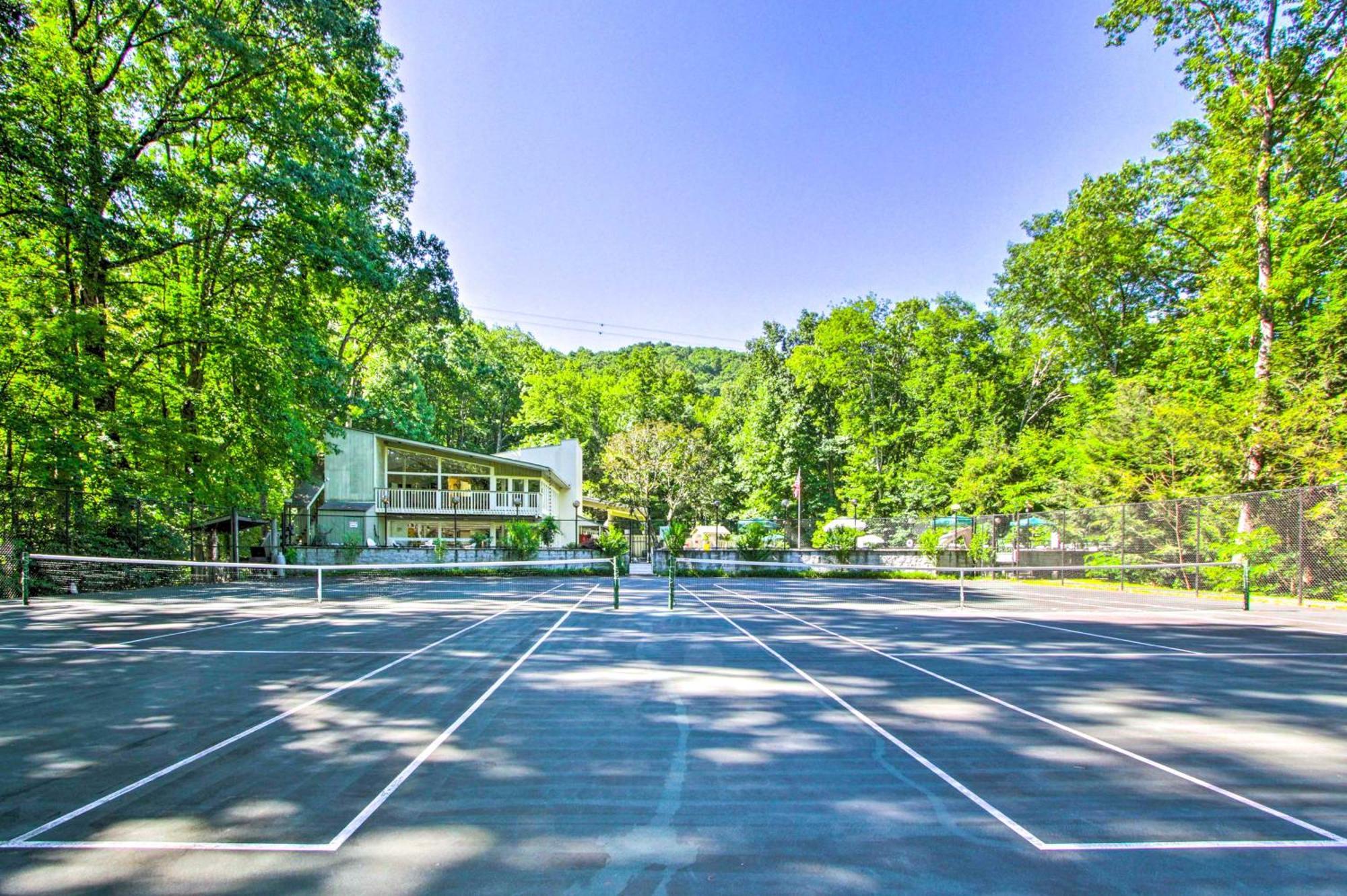 Gatlinburg Vacation Rental Balcony With Hot Tub! エクステリア 写真
